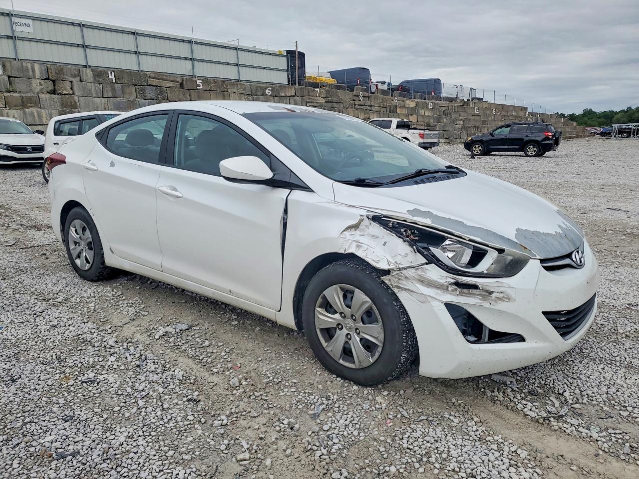 2016 HYUNDAI ELANTRA