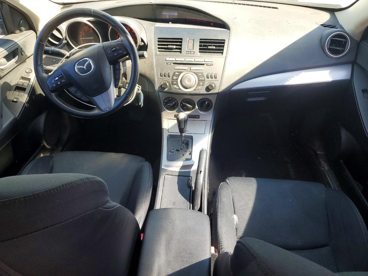 2011 MAZDA 3