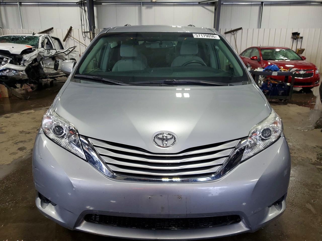 2015 TOYOTA SIENNA