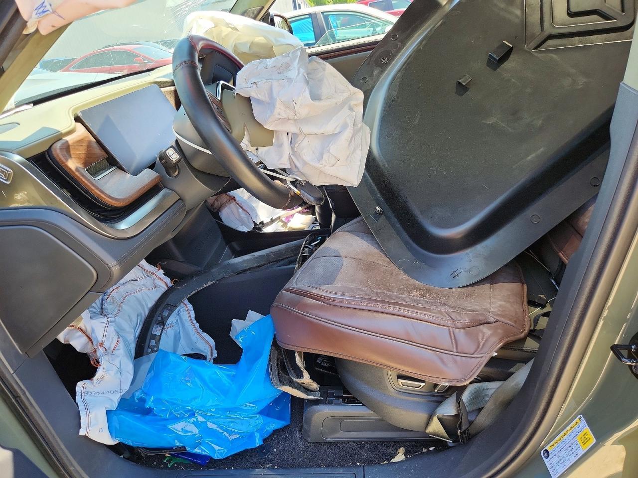 2023 RIVIAN R1s