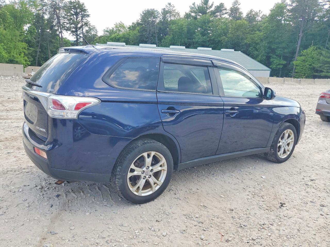 2014 MITSUBISHI outlander