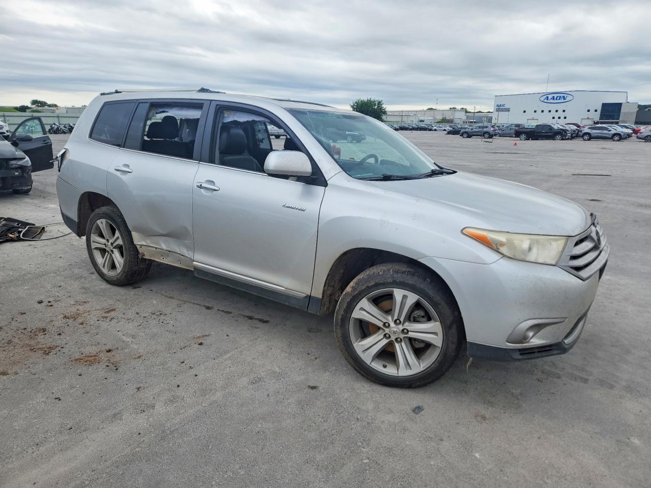 2013 TOYOTA HIGHLANDER