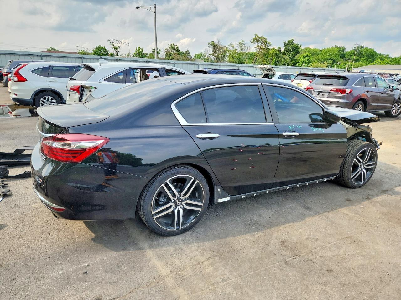 2017 HONDA ACCORD