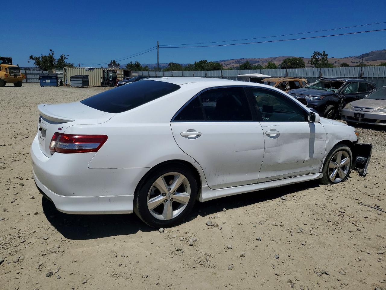 2011 TOYOTA CAMRY