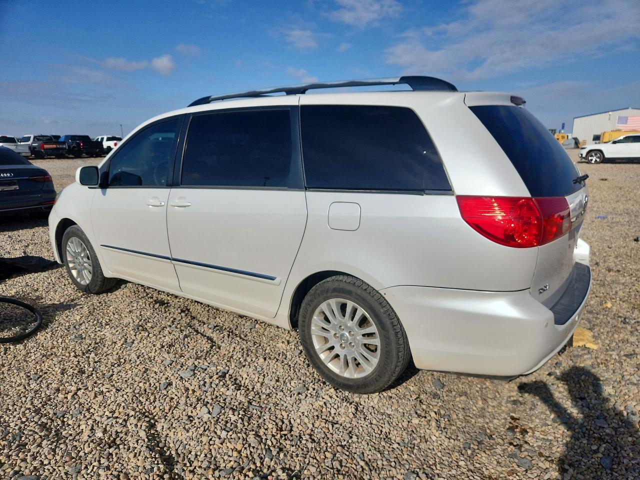 2008 TOYOTA SIENNA