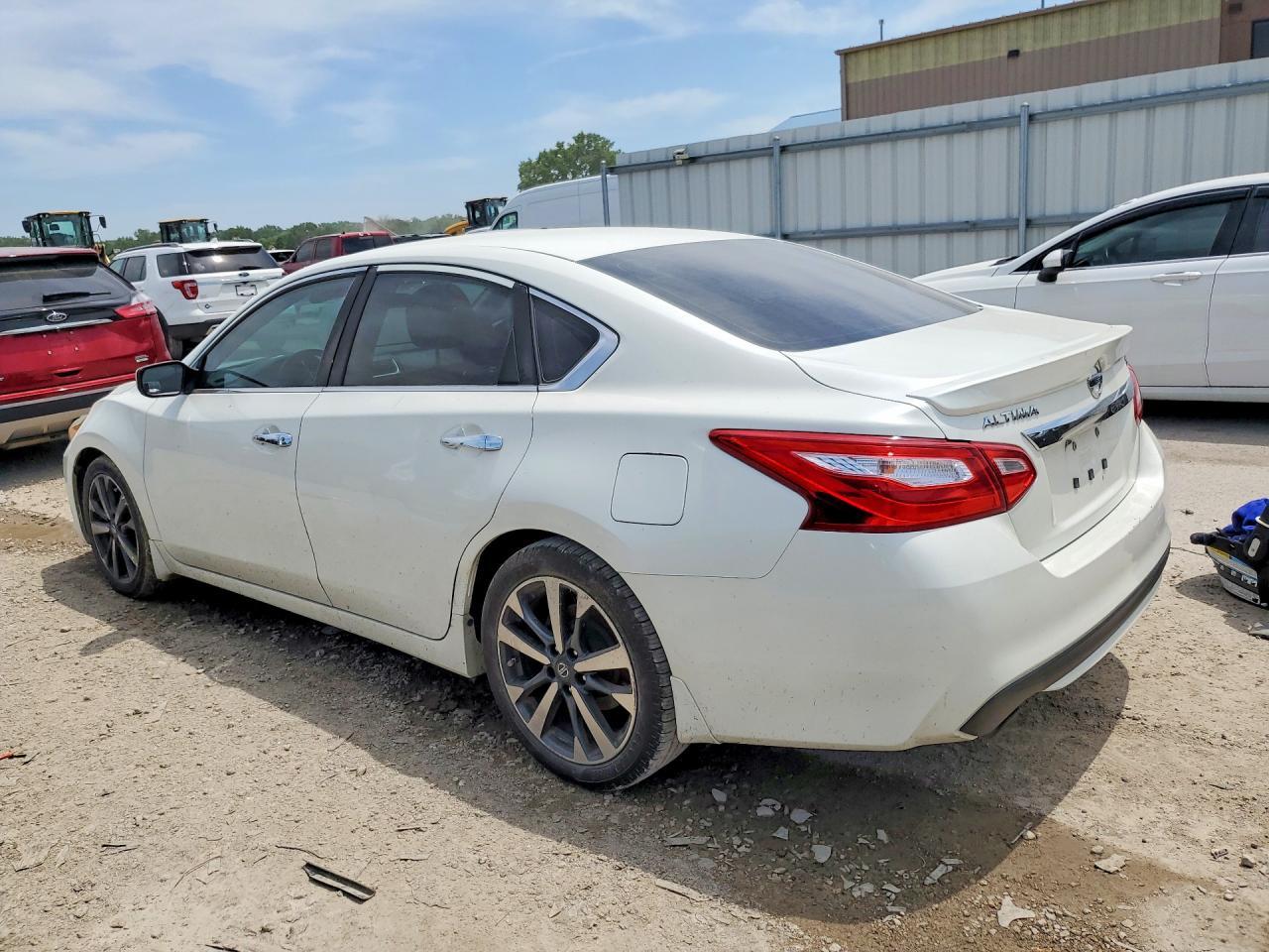 2016 NISSAN ALTIMA