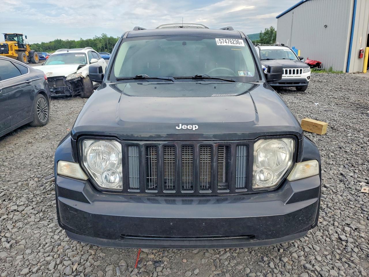 2011 JEEP Liberty