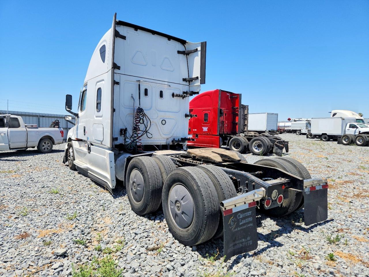 2020 FREIGHTLINER CASCADIA 126