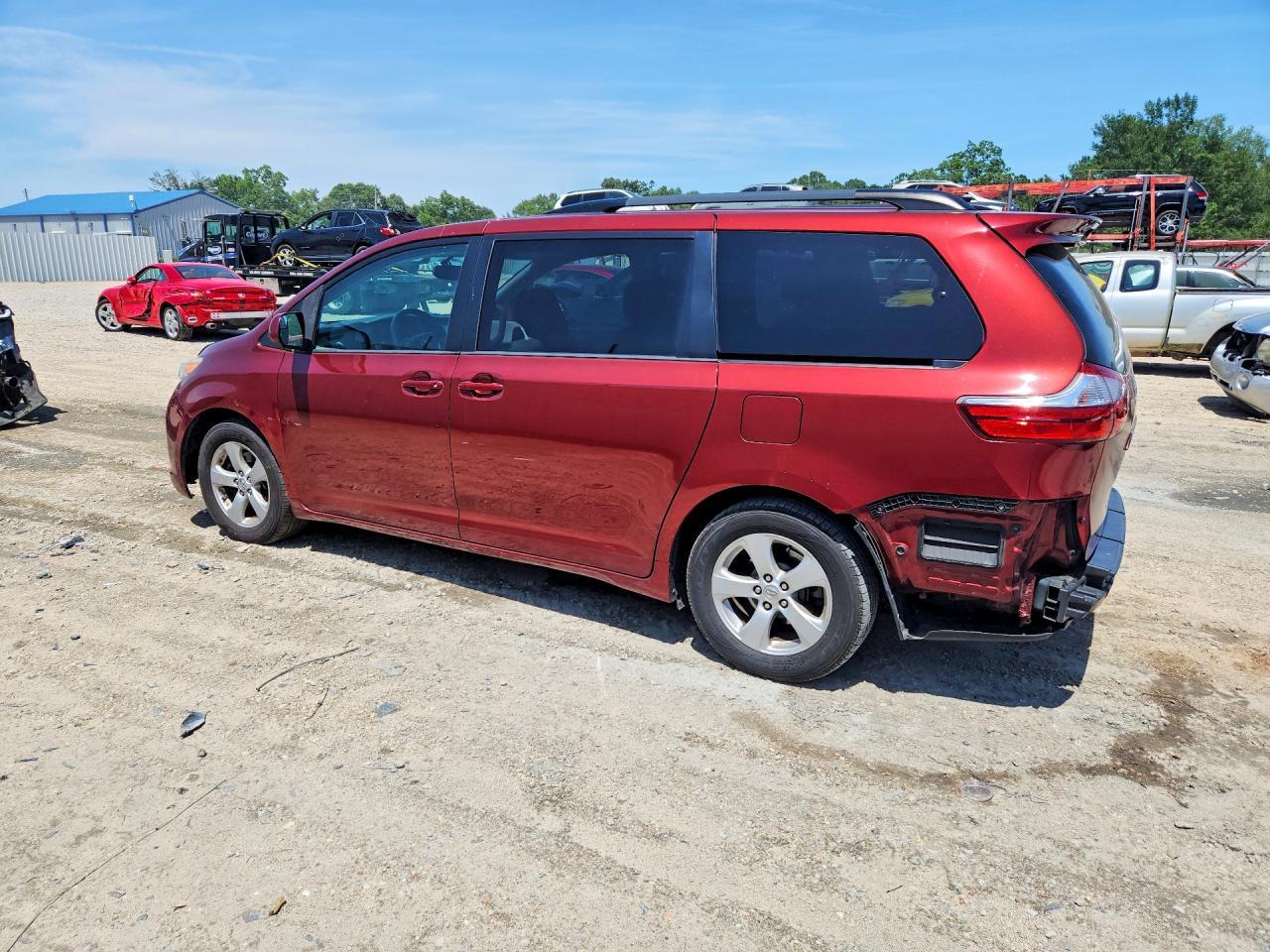 2017 TOYOTA SIENNA