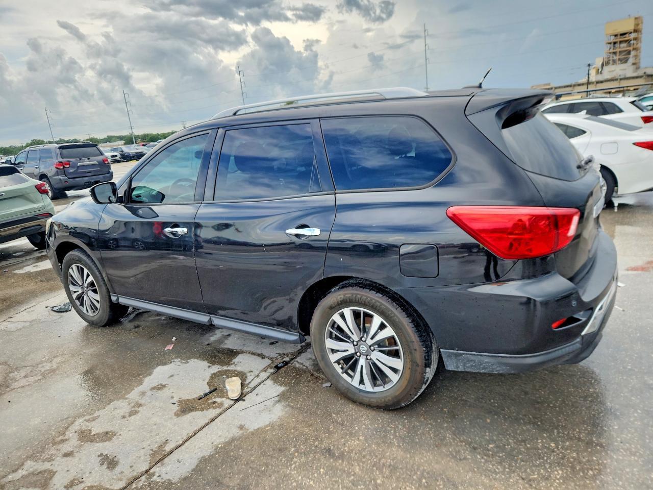 2017 NISSAN PATHFINDER