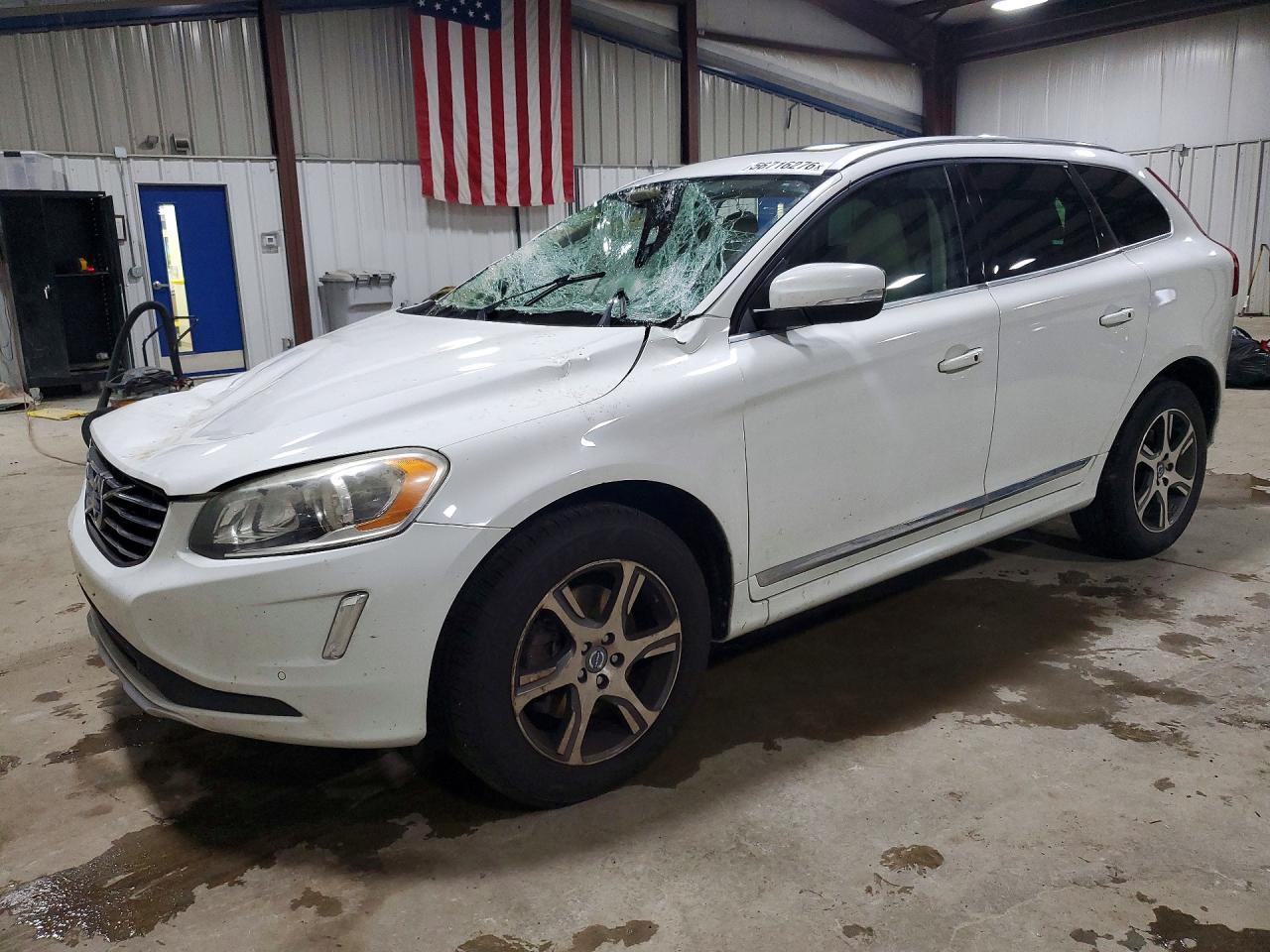 2015 VOLVO XC60