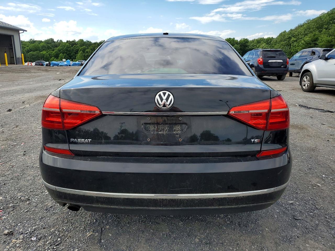 2016 VOLKSWAGEN Passat