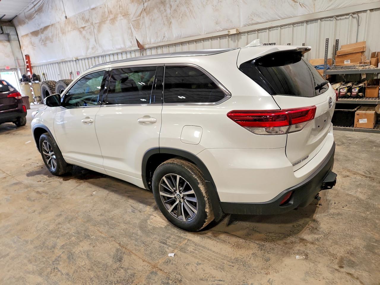 2017 TOYOTA HIGHLANDER