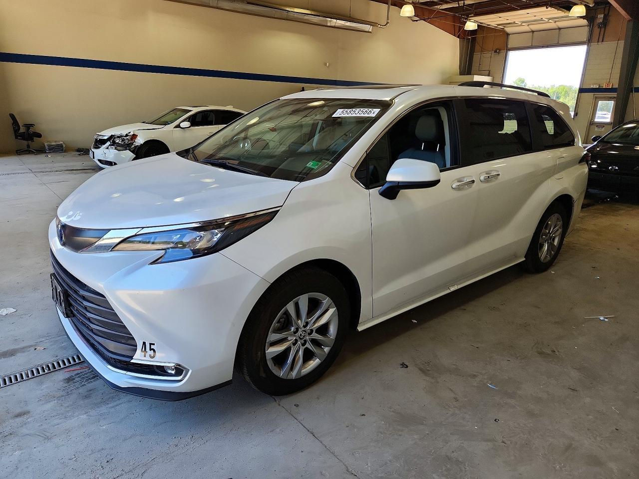2024 TOYOTA SIENNA