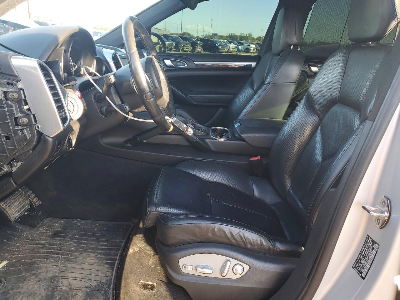 2012 PORSCHE CAYENNE