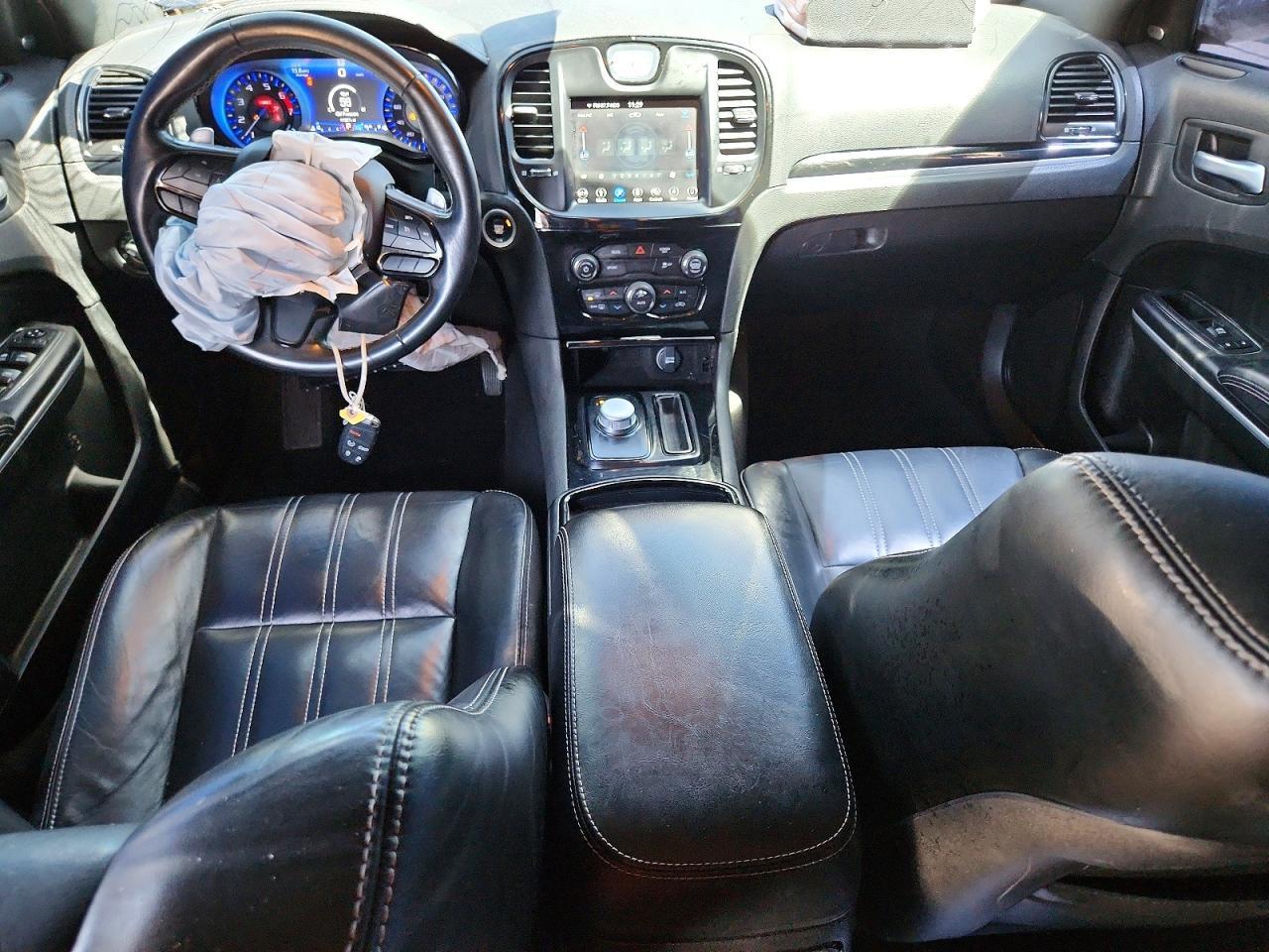 2019 CHRYSLER 300
