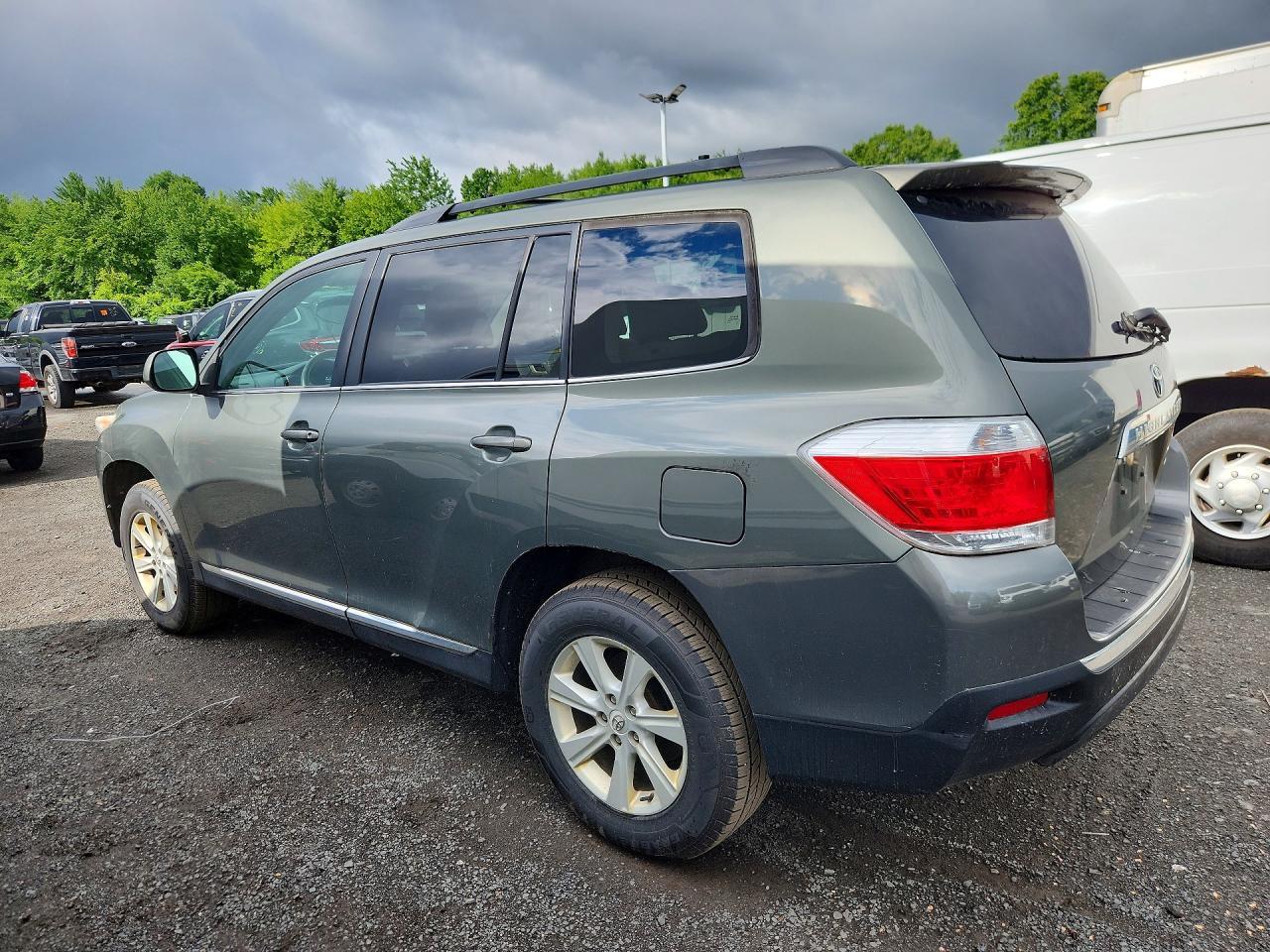 2011 TOYOTA HIGHLANDER