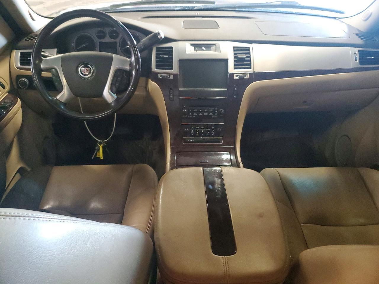 2011 CADILLAC Escalade EXT