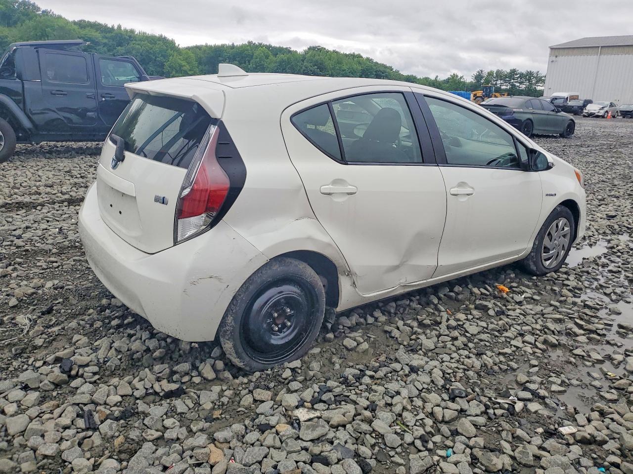 2015 TOYOTA Prius c