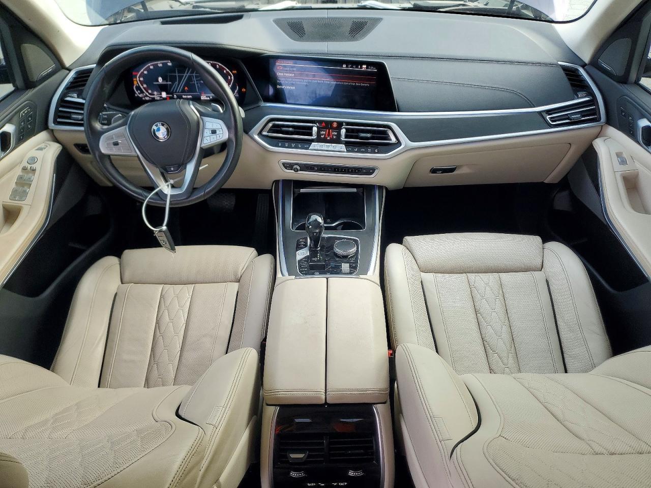 2021 BMW X7