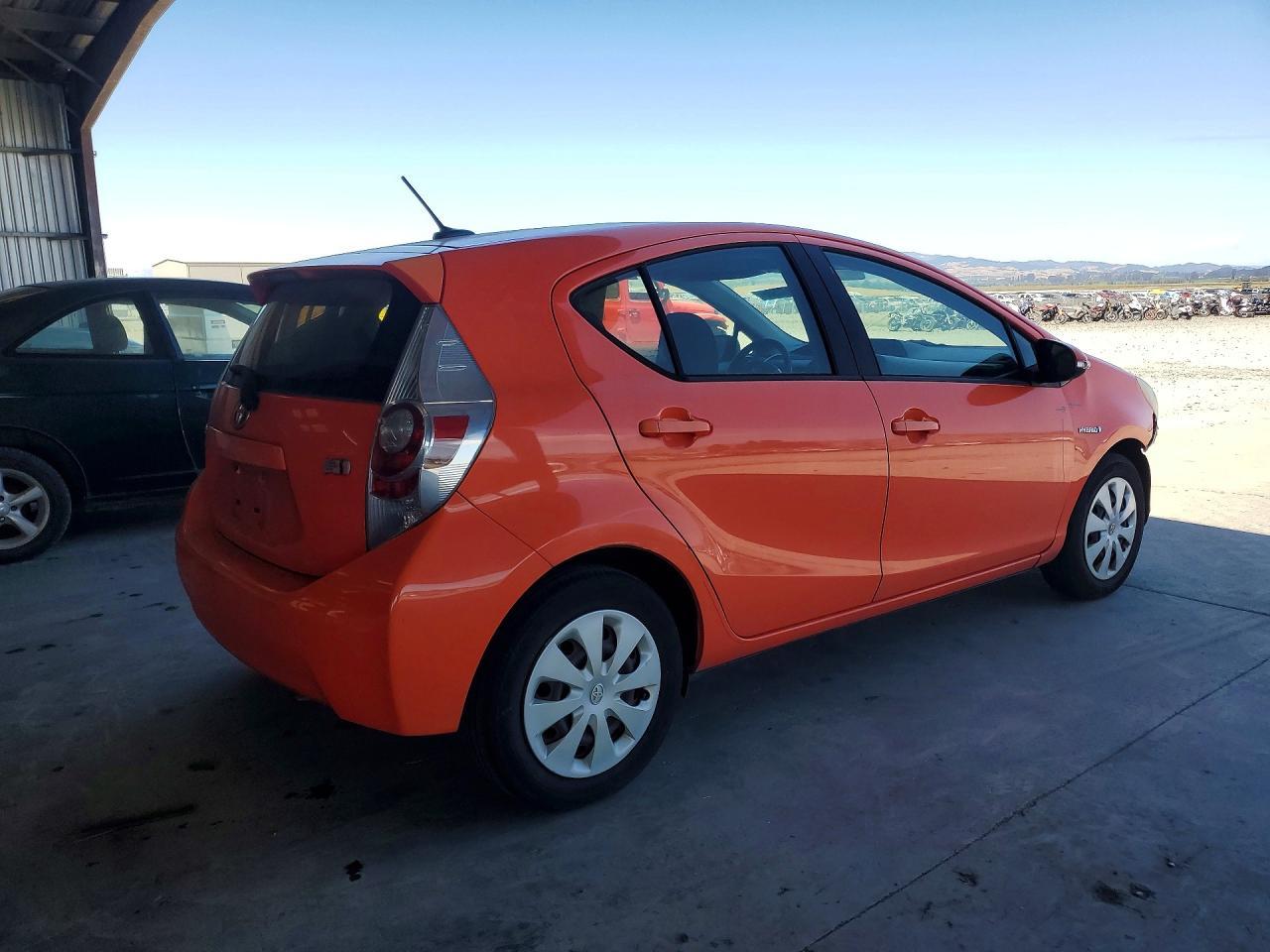 2012 TOYOTA Prius c