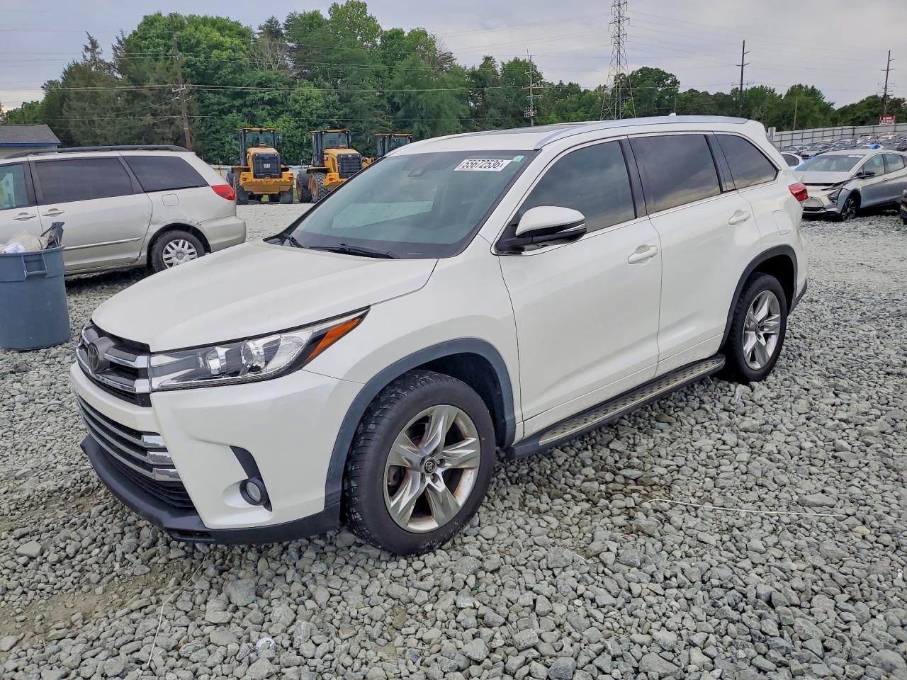 2017 TOYOTA HIGHLANDER
