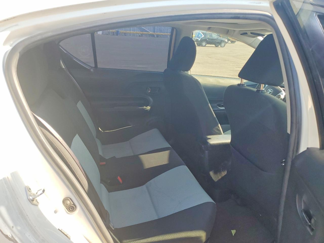 2015 TOYOTA Prius c
