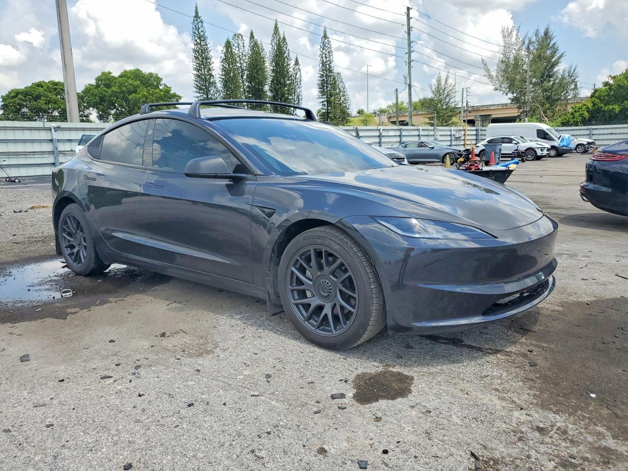 2025 TESLA MODEL 3