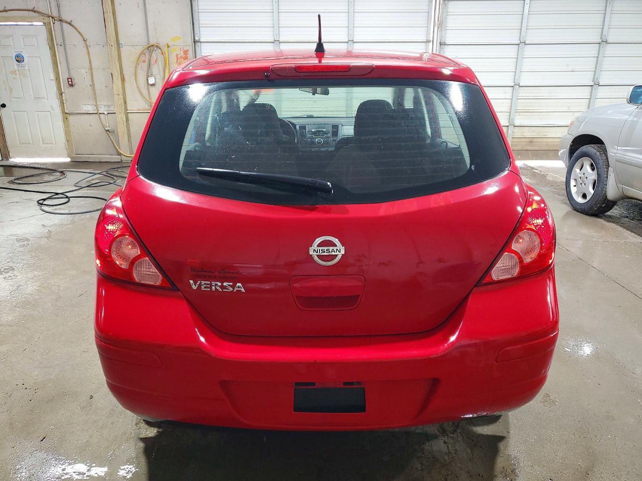 2011 NISSAN VERSA