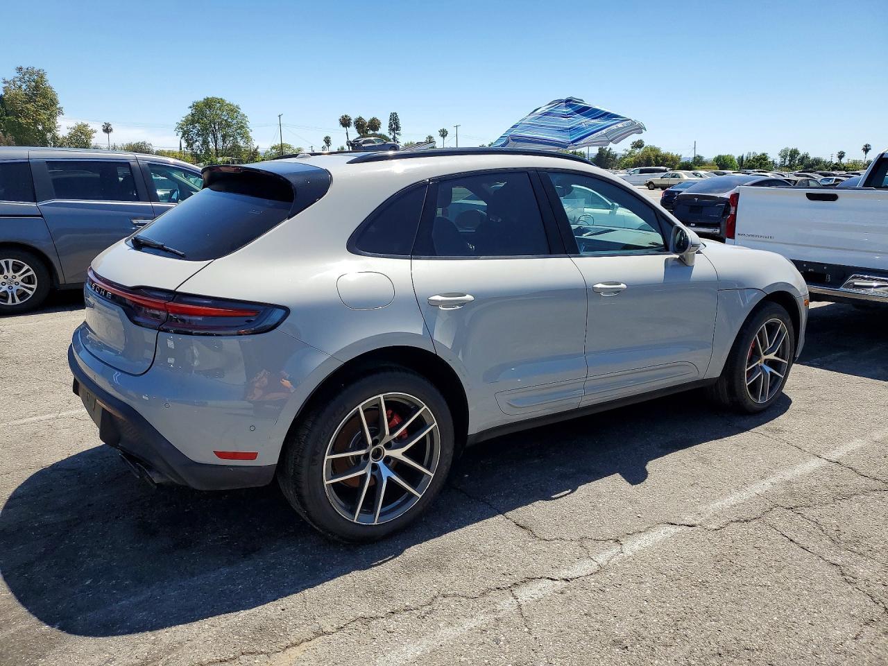 2022 PORSCHE Macan