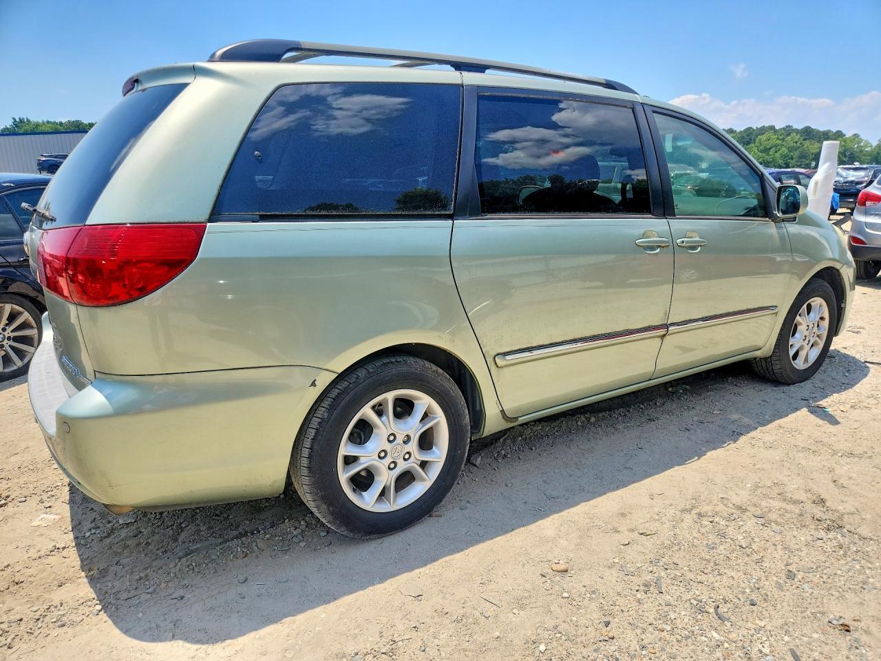2006 TOYOTA SIENNA