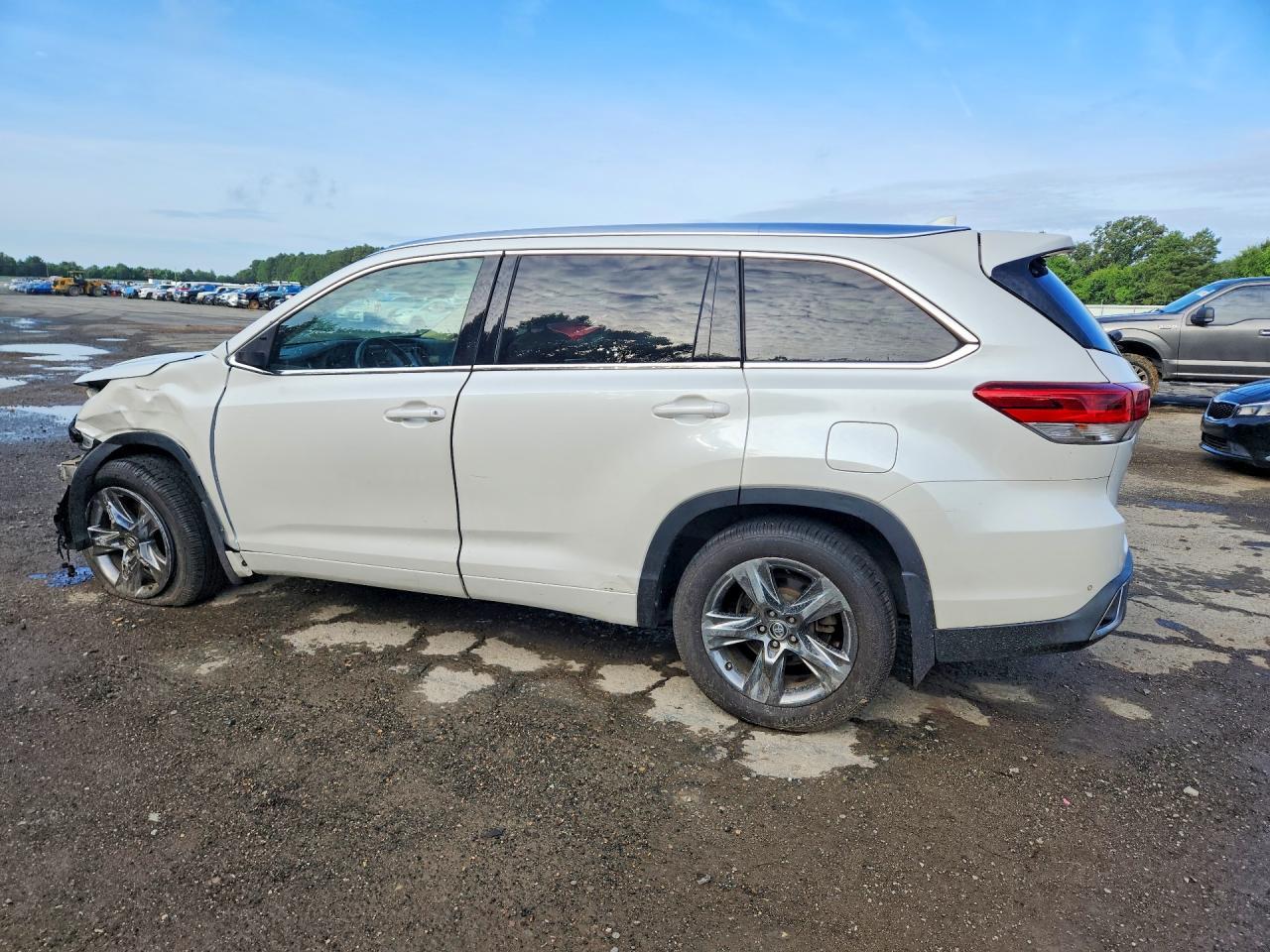 2018 TOYOTA HIGHLANDER