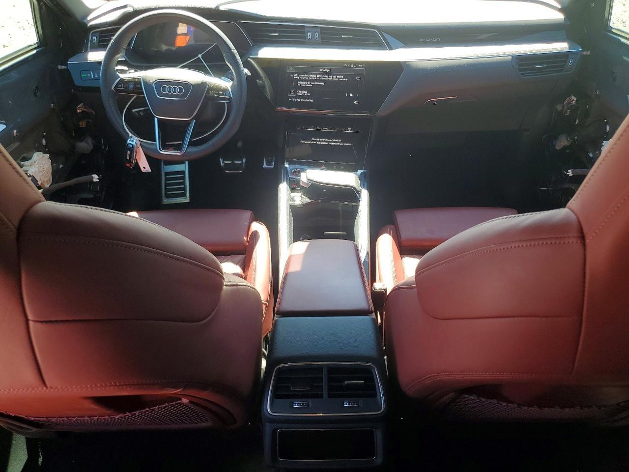 2024 AUDI SQ8