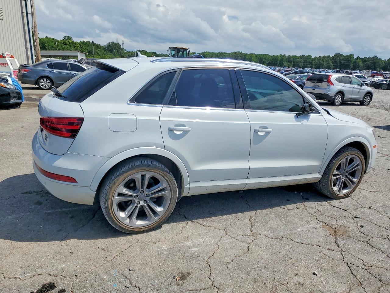 2015 AUDI Q3