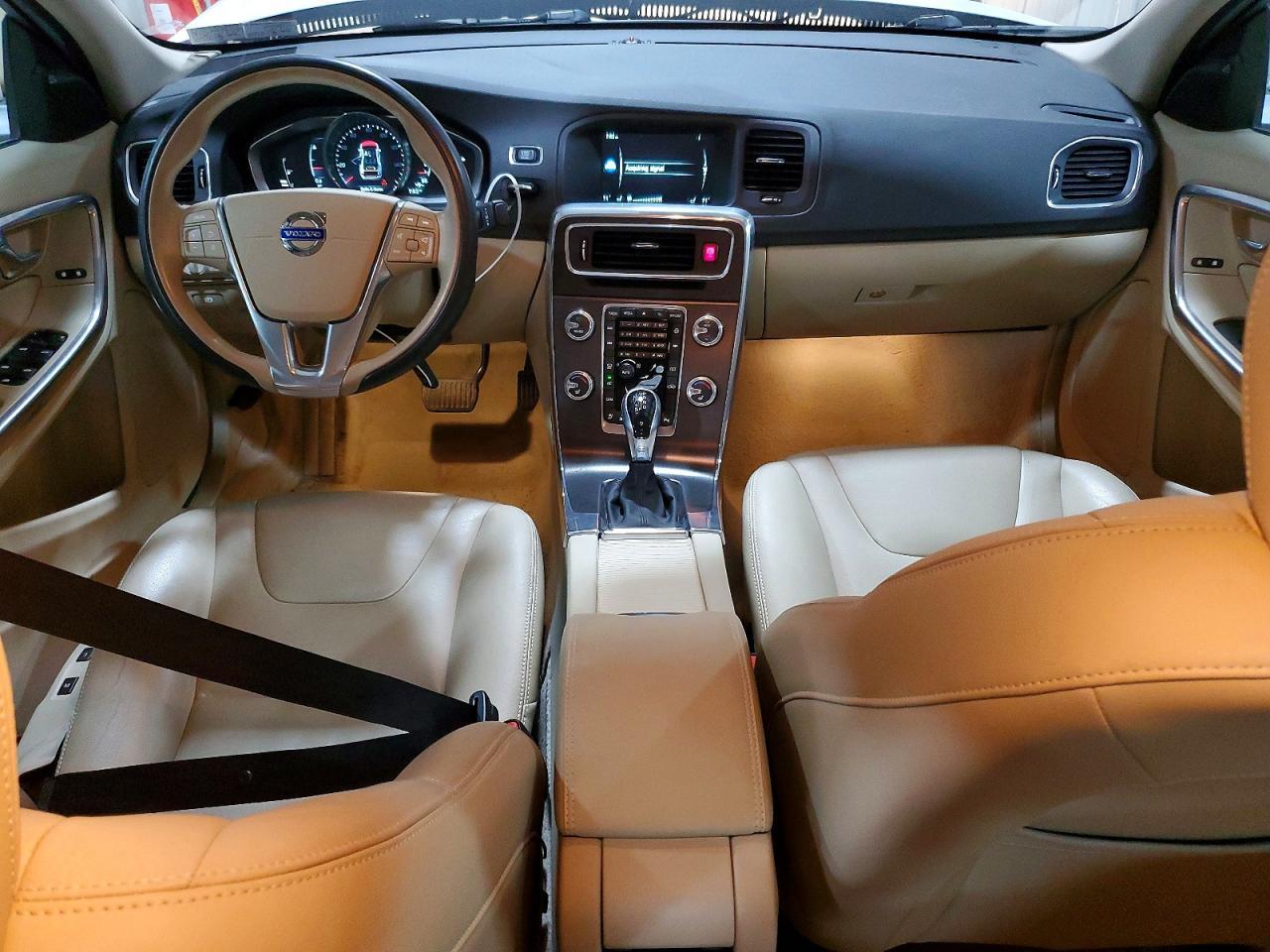2015 VOLVO S60