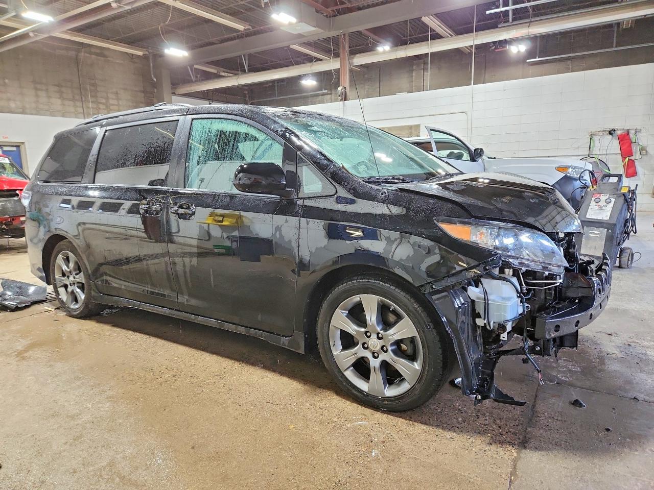 2025 TOYOTA SIENNA