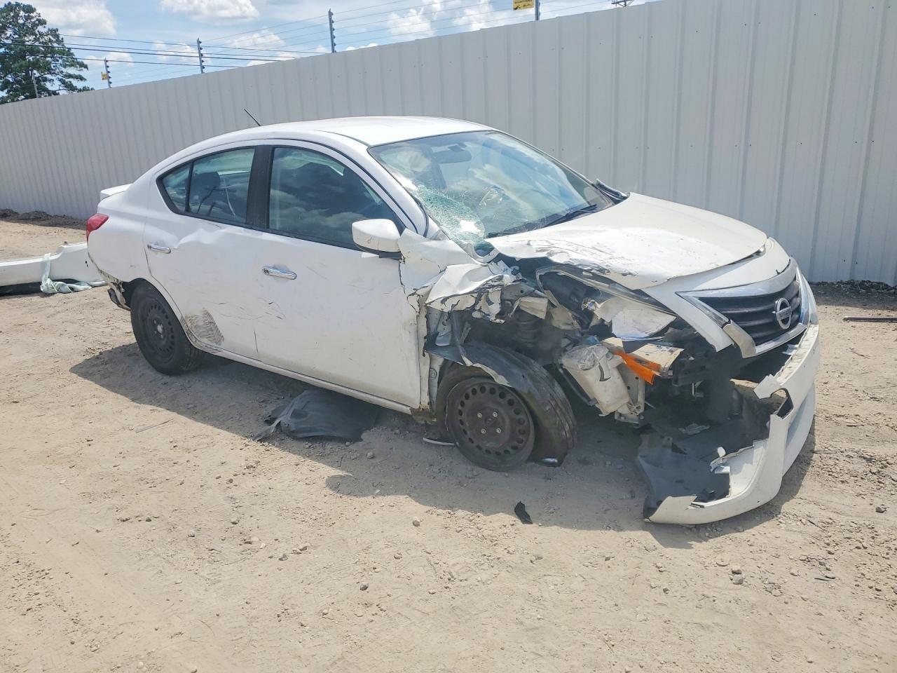 2017 NISSAN VERSA
