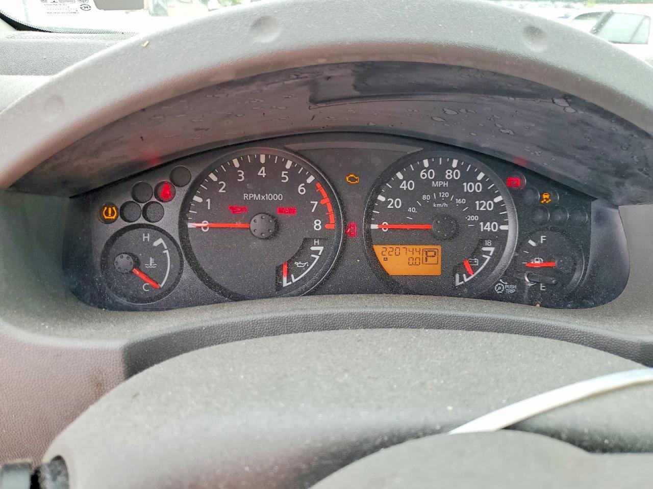 2012 NISSAN Frontier