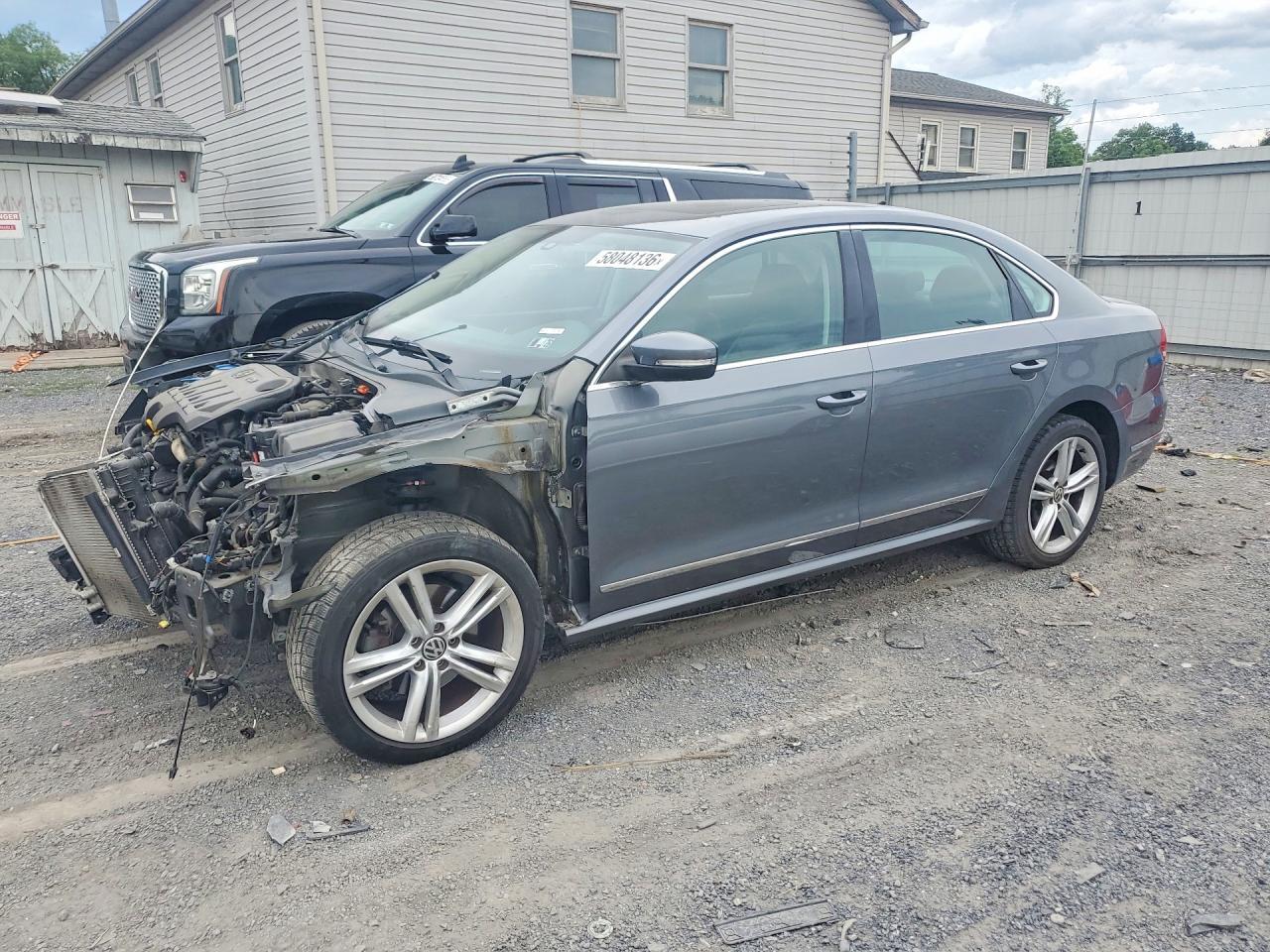 2014 VOLKSWAGEN Passat