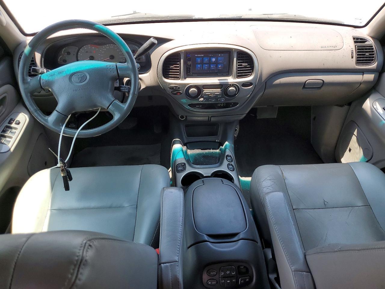 2002 TOYOTA Sequoia