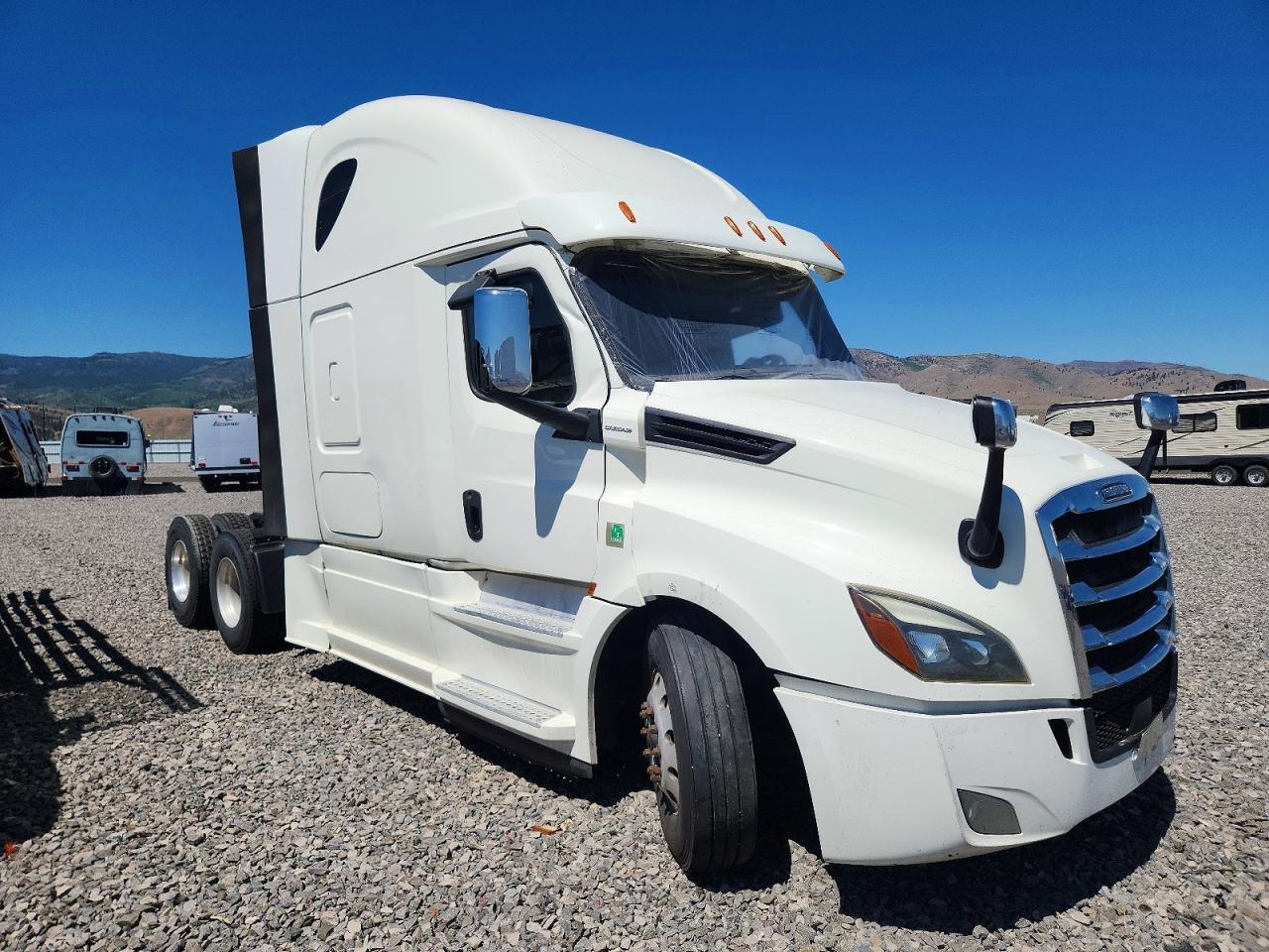 2019 FREIGHTLINER CASCADIA 126