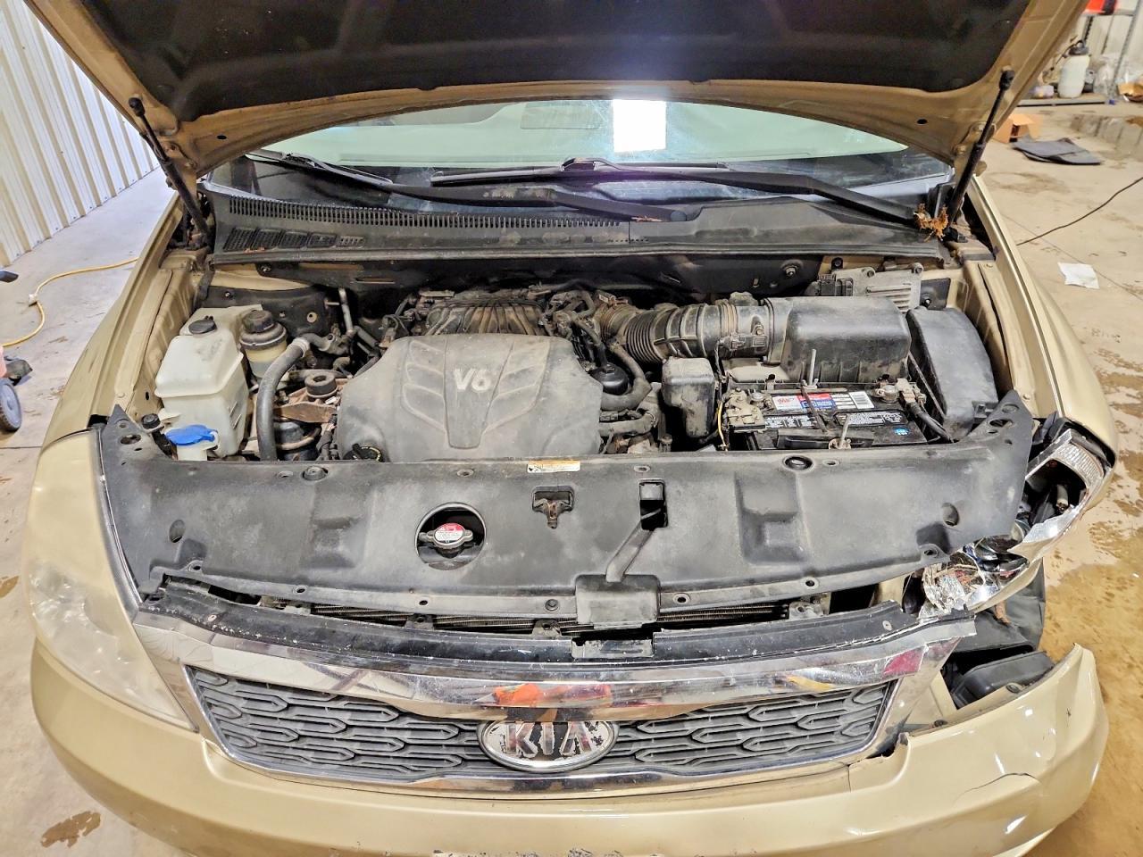 2011 KIA SEDONA