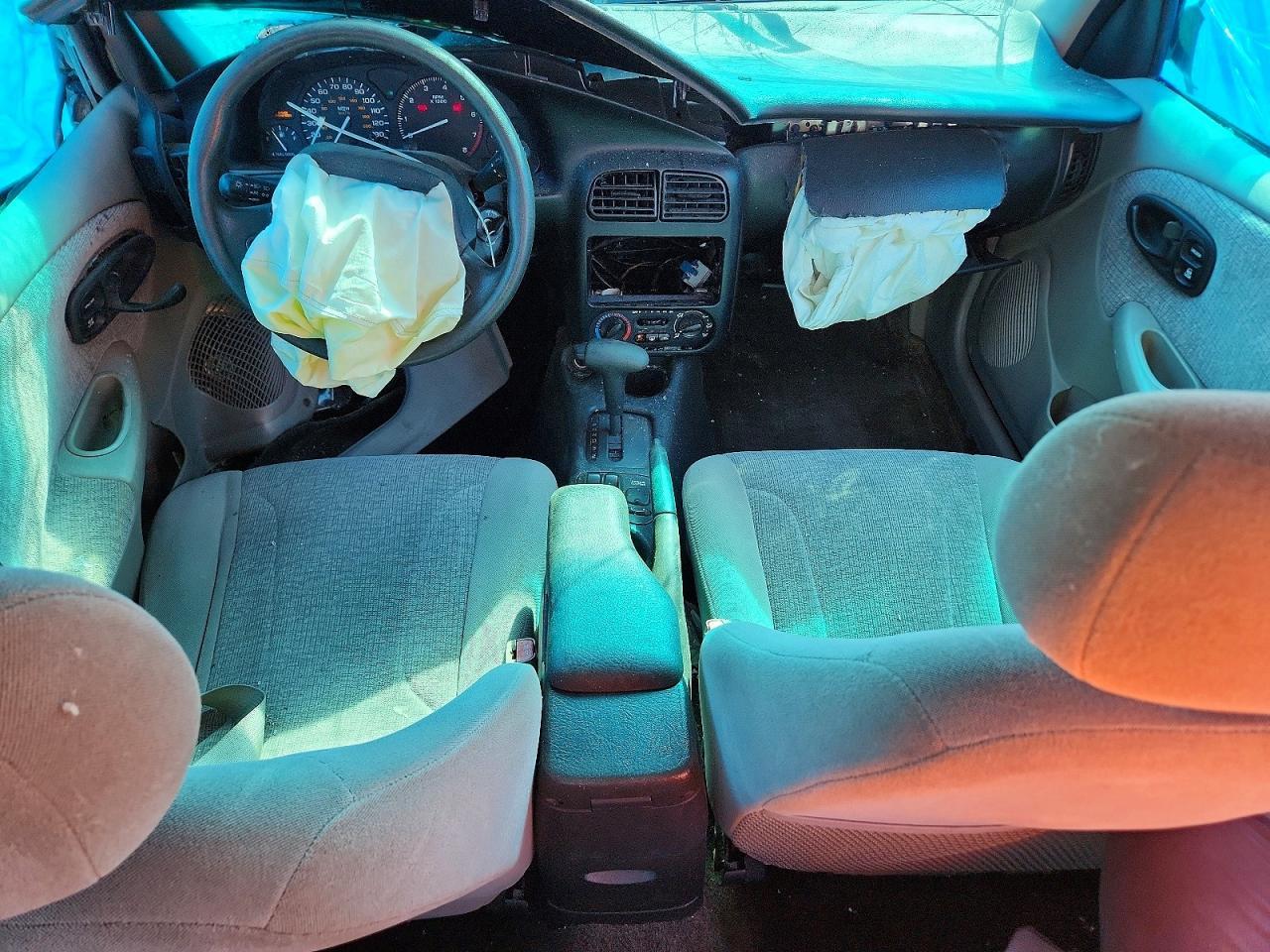 2002 SATURN Sl2