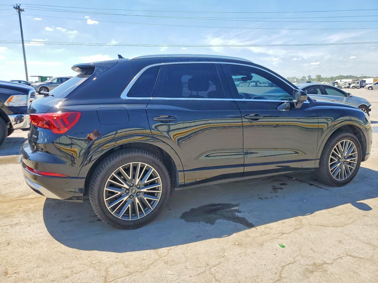 2022 AUDI Q3
