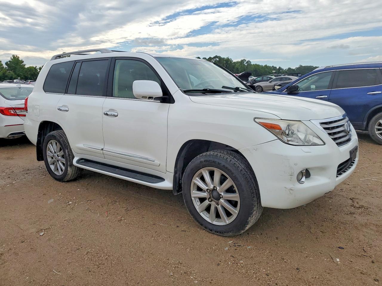 2009 LEXUS LX 570