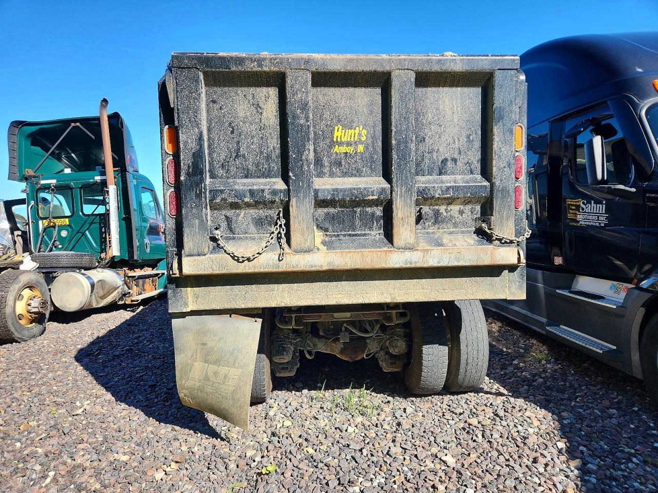 2004 MACK 700 Cv700