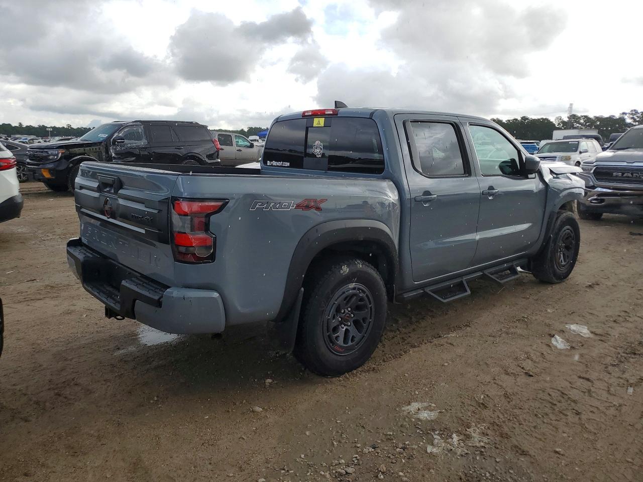 2025 NISSAN Frontier