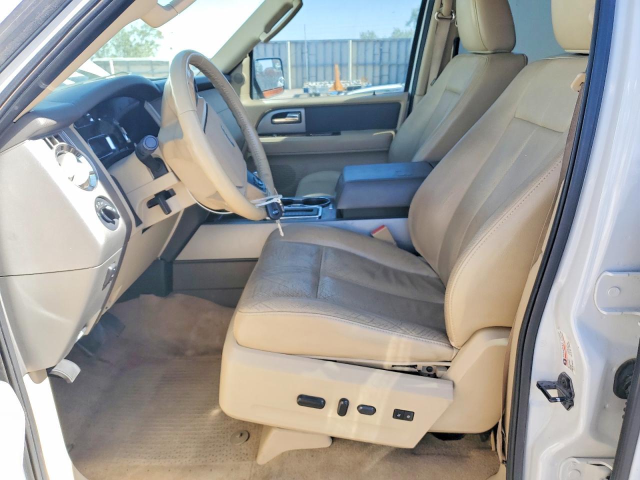 2013 FORD Expedition