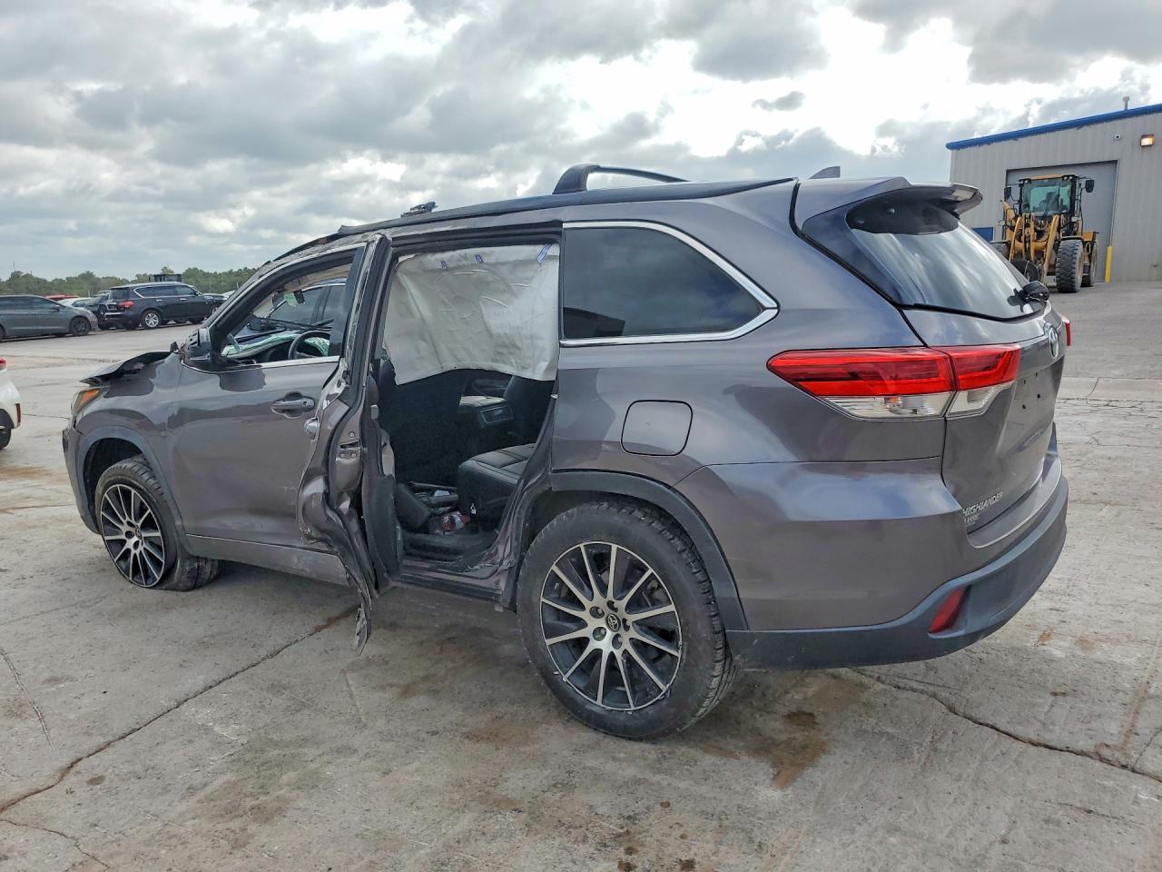 2018 TOYOTA HIGHLANDER