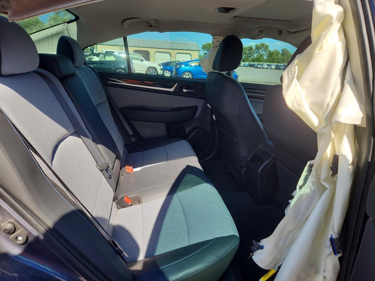 2017 SUBARU Legacy
